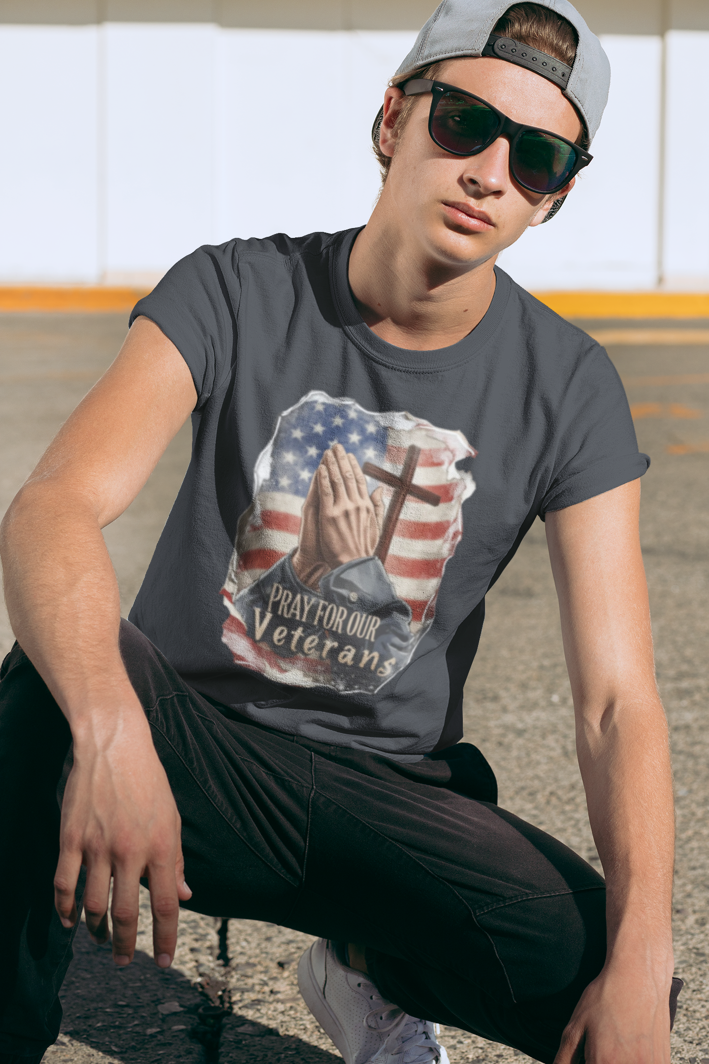 Pray For Our Veterans Christian Patriotic T-Shirt
